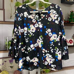 Worthington size XL polyester top with cute sleeves.